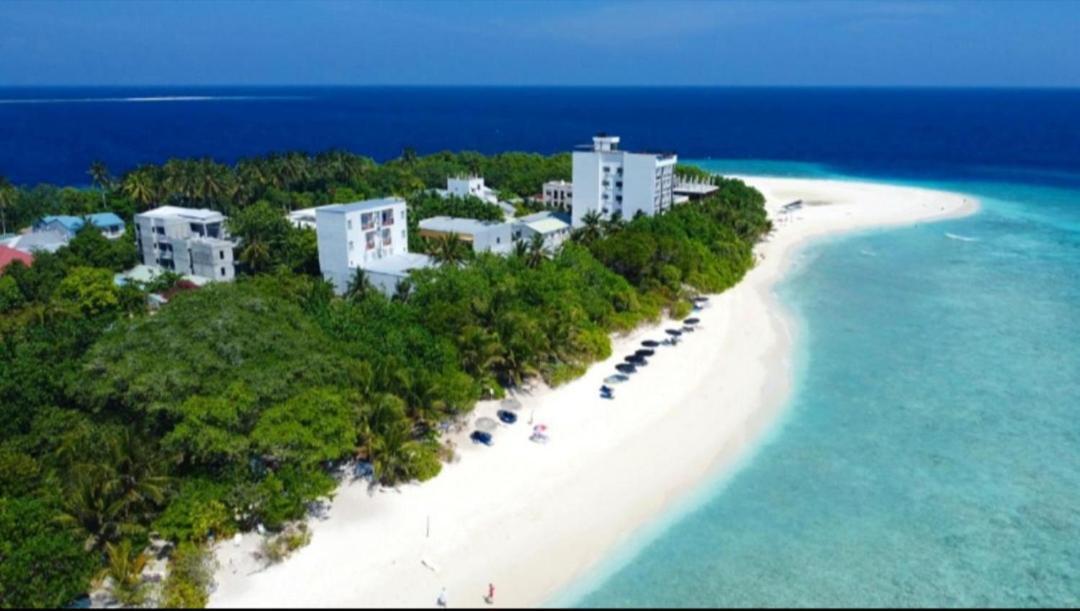 Ukulhas Villa Oceanview Hotel & Spa Exterior photo