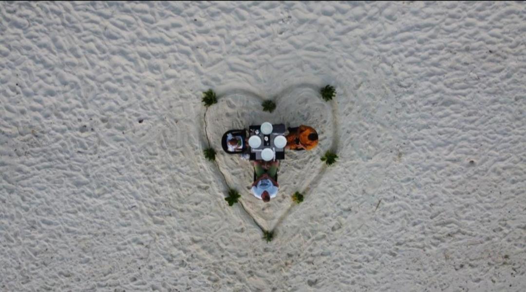 Ukulhas Villa Oceanview Hotel & Spa Exterior photo